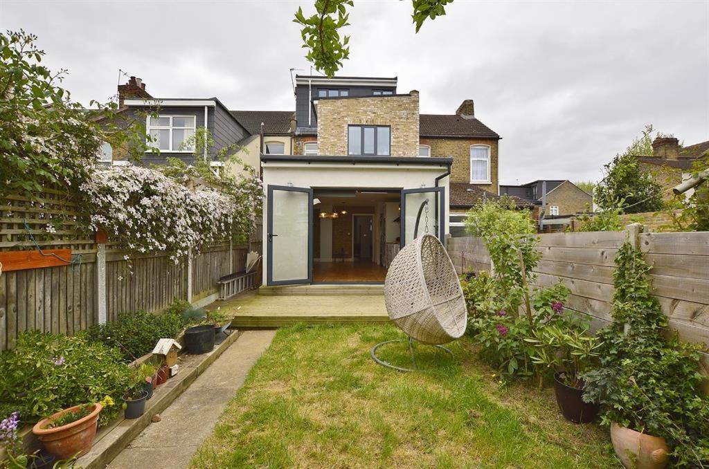 Contemporary 3 Bed House With Spacious Garden Close To Stratford & Canary Wharf ロンドン エクステリア 写真