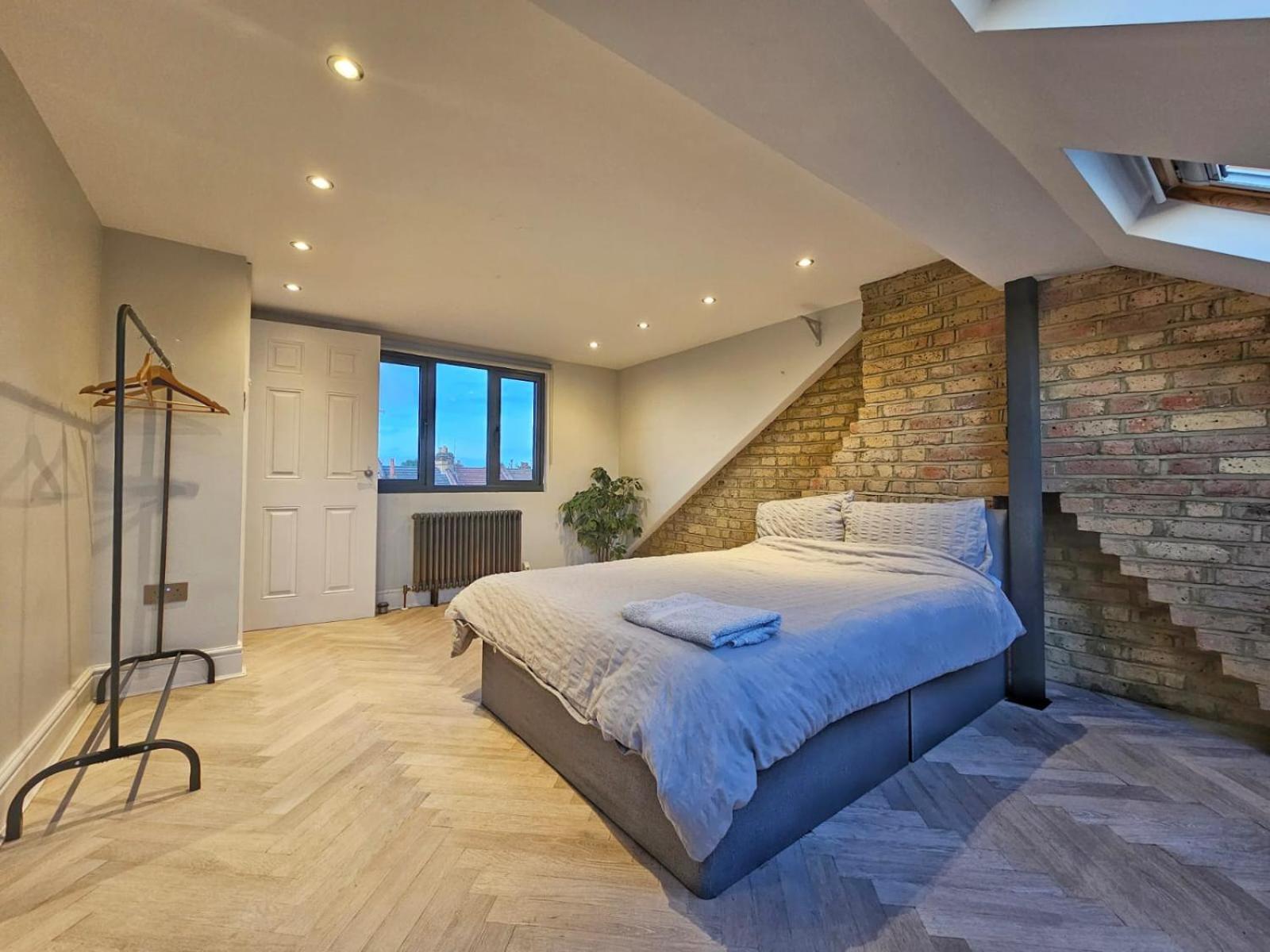 Contemporary 3 Bed House With Spacious Garden Close To Stratford & Canary Wharf ロンドン エクステリア 写真